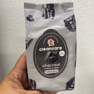 Cleancare Charcoal Cleansing Body Wash – Black